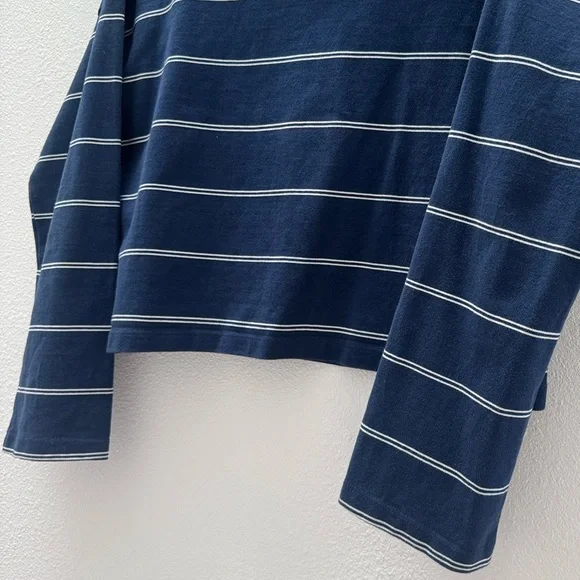 Nike Women’s Long Sleeve Loose Fit Top Navy White Stripes Size Small - Picture 5 of 6